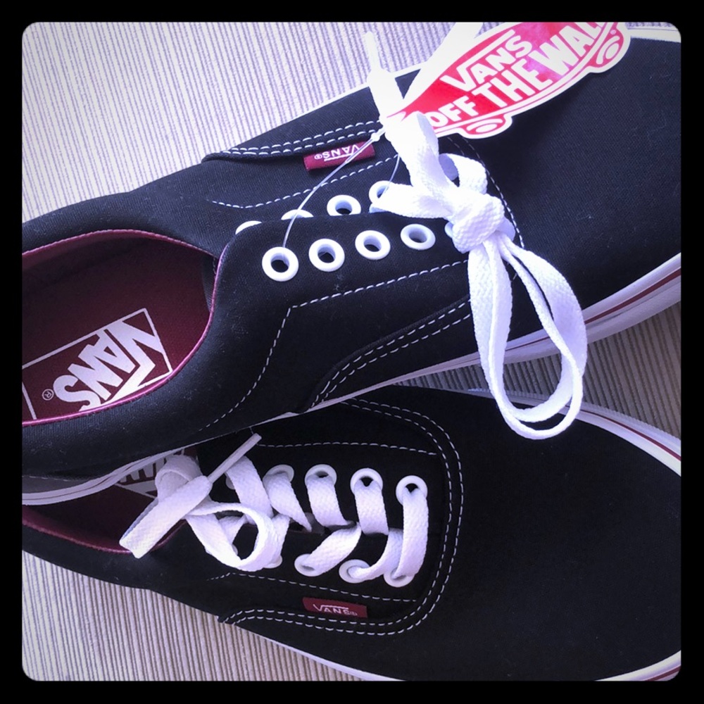 Vans Unisex Era Pop Black sneaker. M-8.5/W-10